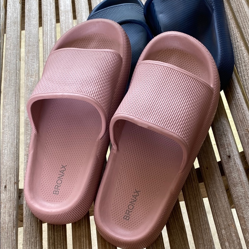 Bronx Women's Pink and Blue Slide Sandals